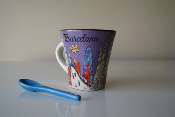 Ogłoszenie - Ceramiczny kubek z łyżeczką - Barcelona – kolekcja miasta Europy. Zdjęcie 2
