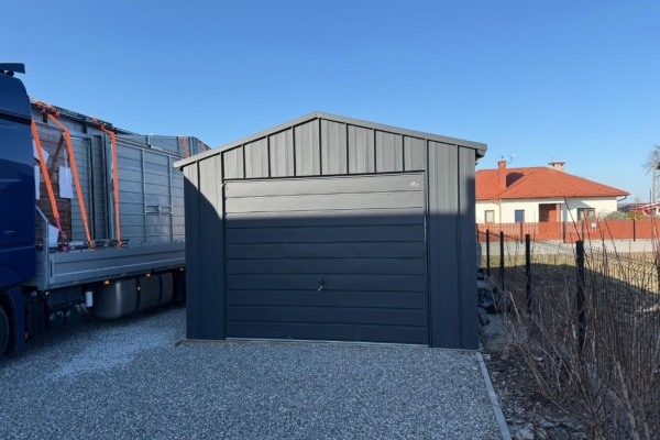 Ogłoszenie - Garaż blaszany 4x5 m dwuspadowy grafit mat – rąbek, brama uchylna. Zdjęcie 3