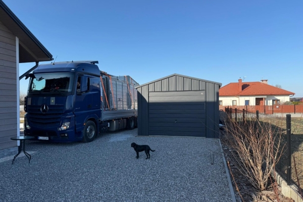 Ogłoszenie - Garaż blaszany 4x5 m dwuspadowy grafit mat – rąbek, brama uchylna. Zdjęcie 4