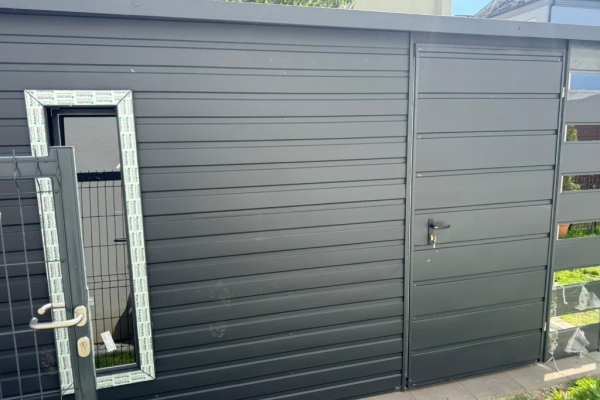 Ogłoszenie - Domek narzędziowy ogrodowy blaszany 3,5x3 m z wiatą panelową grafit mat. Zdjęcie 3