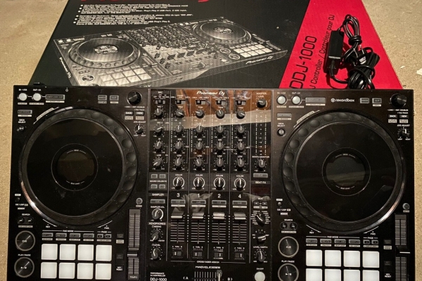 Ogłoszenie - Pioneer DDJ-1000 Rekordbox DJ Controller , Pioneer DDJ-1000SRT, Pioneer DDJ-REV7, Pioneer DDJ-FLX10, AlphaTheta DDJ-GRV6. Zdjęcie 1