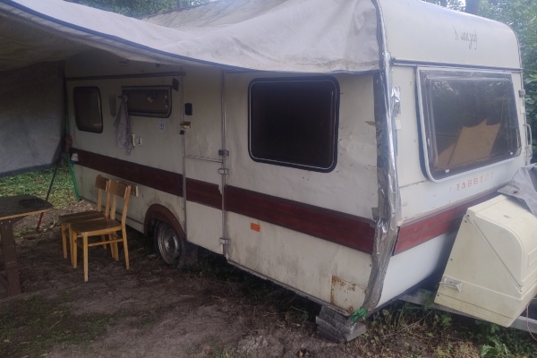 Ogłoszenie - Przyczepa kempingowa z przedsiąonkiem. Zdjęcie 3