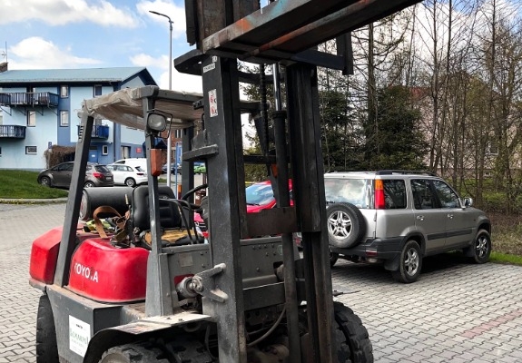 Ogłoszenie - Wózek widłowy TOYOTA 3,5 t – UDT. Zdjęcie 2