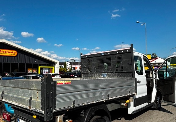 Ogłoszenie - Sprzedam samochód Ford Transit z wywrotką 2.0 diesel z 2019 roku. Zdjęcie 6
