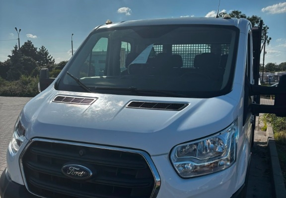 Ogłoszenie - Sprzedam samochód Ford Transit z wywrotką 2.0 diesel z 2019 roku. Zdjęcie 3