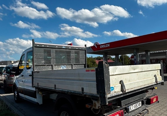 Ogłoszenie - Sprzedam samochód Ford Transit z wywrotką 2.0 diesel z 2019 roku. Zdjęcie 5