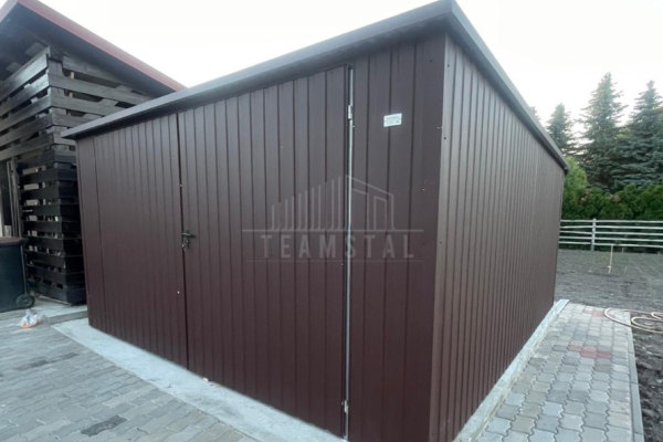 Ogłoszenie - Garaż blaszany 5x5m - brama dwuskrzydłowa - ciemny brąz - dach spad w tył - rynna TS1307. Zdjęcie 2