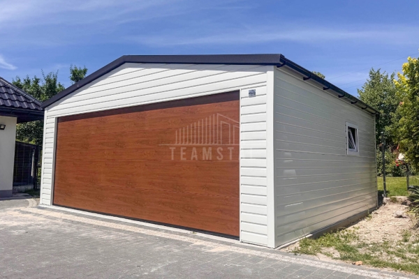 Ogłoszenie - Garaż blaszany 6x6m - brama segmentowa - drzwi - 2x okno - biały - rynny - dach dwuspadowy TS1332. Zdjęcie 3
