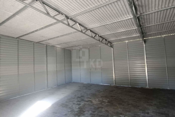 Ogłoszenie - Garaż blaszany 18x5 m - brama uchylna x6- jasny srebrny - dach spad w przód - rynny TKD453. Zdjęcie 3