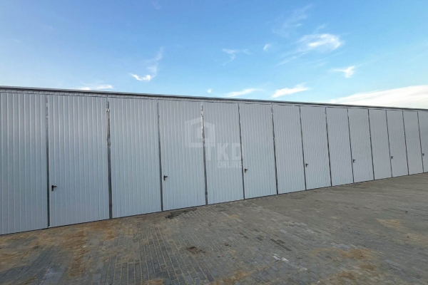 Ogłoszenie - Hala blaszana 24x8m - 8x brama dwuskrzydłowa - biały - dach spad w tył  TKD410. Zdjęcie 5