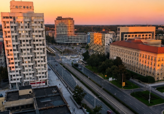 Ogłoszenie - 3pok, 48met, Plac Grunwaldzki BALKON/KOMÓRKA/WINDA (Wrocław). Zdjęcie 1
