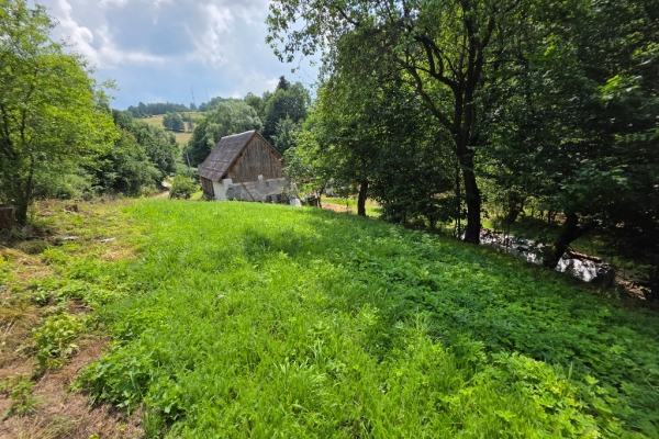 Ogłoszenie - Działka BUDOWLANA i dom. 31 ary Bieszczady, Bóbrka, k. SOLINA. Zdjęcie 3