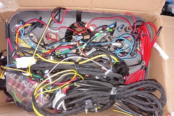 Ogłoszenie - Instalacja elektryczna Zetor 5211-7745 możliwość podłączenia tabl.zegarów. Zdjęcie 2