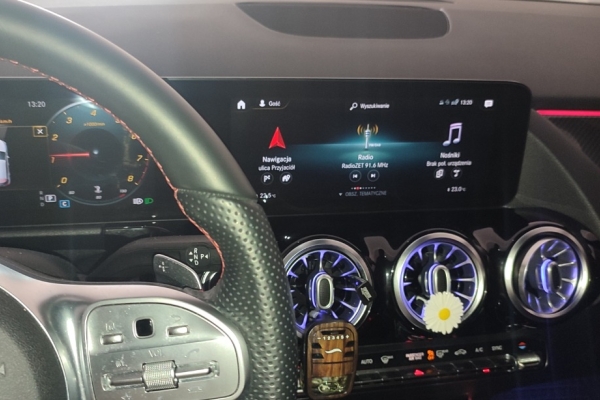 Ogłoszenie - Sprzedam Mercedes GLA200 AMG max wyposażenia panoramiczny dach. Zdjęcie 4