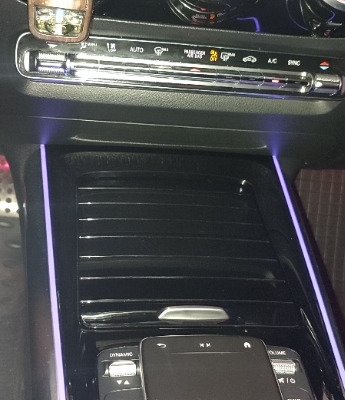 Ogłoszenie - Sprzedam Mercedes GLA200 AMG max wyposażenia panoramiczny dach. Zdjęcie 9