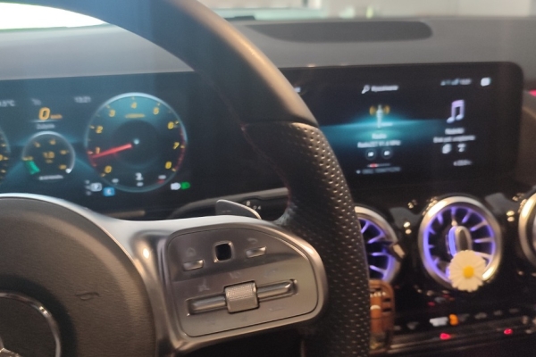 Ogłoszenie - Sprzedam Mercedes GLA200 AMG max wyposażenia panoramiczny dach. Zdjęcie 6