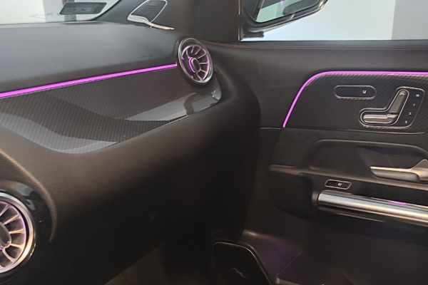 Ogłoszenie - Sprzedam Mercedes GLA200 AMG max wyposażenia panoramiczny dach. Zdjęcie 7