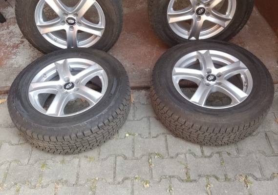 Ogłoszenie - Sprzedam opony zimowe+felgi aluminiowe. Zdjęcie 1