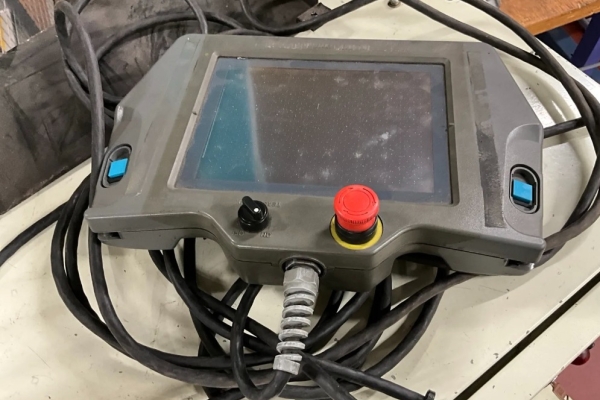Ogłoszenie - Robot przemysłowy Kawasaki UX 120 – automatyzacja. Zdjęcie 9