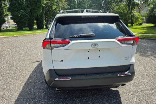 Ogłoszenie - Toyota RAV4 XLE 2025 Low Kilometer. Zdjęcie 4