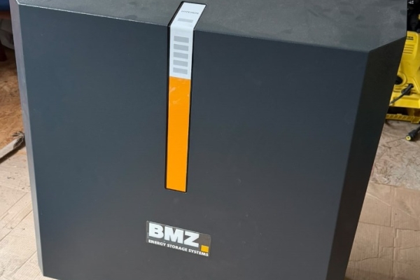 Ogłoszenie - Syndyk sprzeda obudowę baterii BMZ. Zdjęcie 1