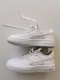 Ogłoszenie - Buty dziecięce Nike białe EU 28.5, 17,5 cm