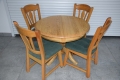Ogłoszenie - stół rozkładany i 4 krzesła - cały komplet z drewna dębowego. Miniaturka 1