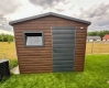 Ogłoszenie - Schowek - domek ogrodowy 2,7x3,5m - drzwi - okno - ciemny orzech - drewnopodobny - dach dwuspadowy - rynny ID1047. Miniaturka 2