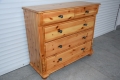 Ogłoszenie - komoda z drewna sosnowego - jak nowa. Miniaturka 2