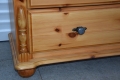 Ogłoszenie - komoda z drewna sosnowego - jak nowa. Miniaturka 7