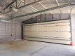 Ogłoszenie - Garaż blaszany 6x6m - brama segmentowa - drzwi - 2x okno - biały - rynny - dach dwuspadowy SO214. Miniaturka 5