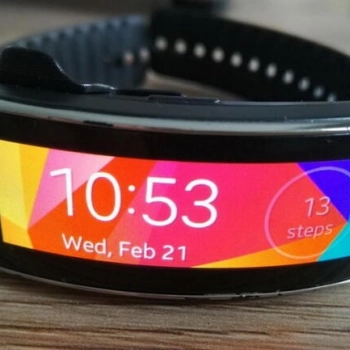 Ogłoszenie - Smartwatch Samsung Gear Fit, ekran sAMOLED, folia na ekranie - 180,00 zł