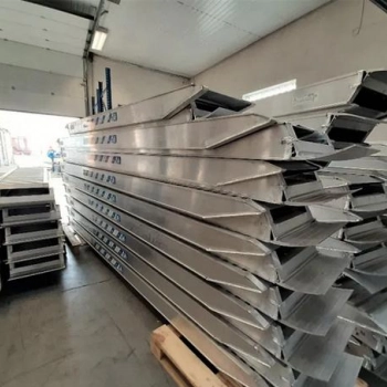 Ogłoszenie - Najazdy aluminiowe 3m. Nośność 3,6-4,4t Wysyłka. - 2 800,00 zł