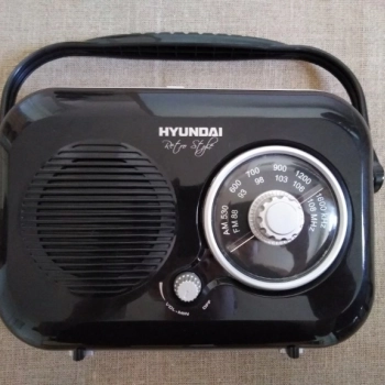 Ogłoszenie - Radio retro antena Hyundai 100 CZARNE na kabel baterie akumulatorki - 70,00 zł