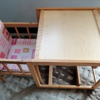 Ogłoszenie - Sprzedam dziecięcy stolik drewniany 1-6lat - 170,00 zł