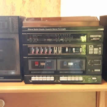 Ogłoszenie - Wieża stereo /radio, adapter, 2 kasety - 90,00 zł