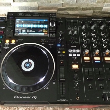 Ogłoszenie - 2x Pioneer CDJ 2000NXS2 DJ Multi Player i 1x DJM-900NXS2 DJ Mixer = 2600EUR - 8 200,00 zł