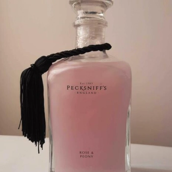 Ogłoszenie - Pecksniffs Luxury Bath Soak 700ml - Rose & Peony - 99,00 zł