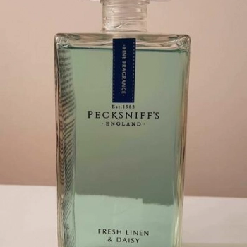 Ogłoszenie - Pecksniffs Fresh Linen Daisy Fine Fragrance Bath Soak 500ml - 129,00 zł