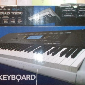 Ogłoszenie - sprzedam keyboard CASIO - 550,00 zł