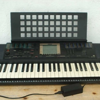 Ogłoszenie - Keyboard Yamaha PSR-330 z osprzętem, klawiatura dynamiczna - 1 000,00 zł