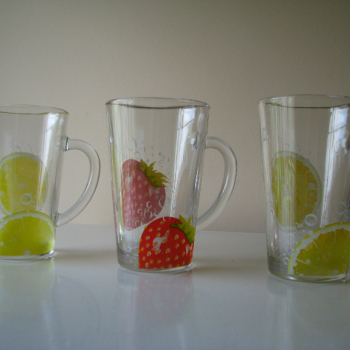 Ogłoszenie - Szklanka do herbaty, zimnych  napojów, kubek szklany, filiżanka, z motywami owoców - 9,00 zł