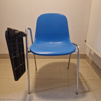 Ogłoszenie - Krzesła z pulpitami - Mazowieckie - 60,00 zł