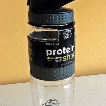 Ogłoszenie - Shaker proteinowy Cool Gear, 24 uncje, szary, ze sprężyną. Wykonany z Tritanu® - Śląskie - 50,00 zł