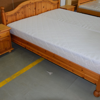 Ogłoszenie - łóżko sosnowe z materacami i szafkami - komplet jak nowy - 2 750,00 zł