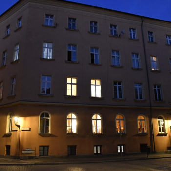 Ogłoszenie - pokój w 3-pokojowy, przestronnym w centrum miasta na Ostrowie Tumskim, 74m2 - Wrocław - 1 600,00 zł