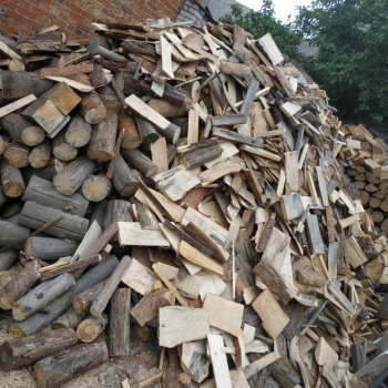 Ogłoszenie - Sprzedam drewno opałowe sosnowe suche - 150,00 zł