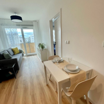 Ogłoszenie - 2pok, 36met, Okolice Buforowej BALKON/KOMÓRKA/GARAŻ (Wrocław)