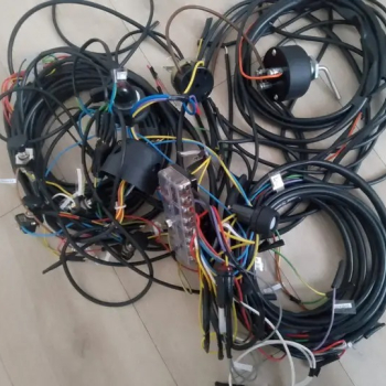 Ogłoszenie - Instalacja elektryczna Fortschritt ZT 300 ZT 303