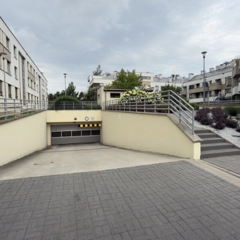 Ogłoszenie - 5 Miejsc Postojowych (70m2) ul. Iwaszkiewicza (Wrocław)